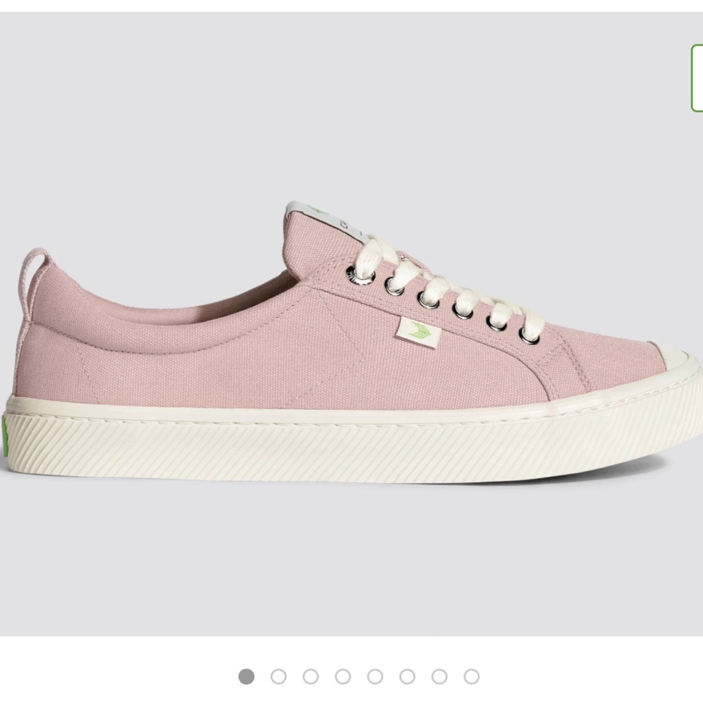Cariuma  oca low canvas sneakers  tennis shoes size 8 brand new